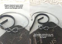 Load image into Gallery viewer, TWO MISCARRIAGES BRACELET WITH BABY FEET